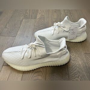 Yeezy 350 V2 - Cream - NEW - Men’s US 11 - AUTHENTIC
